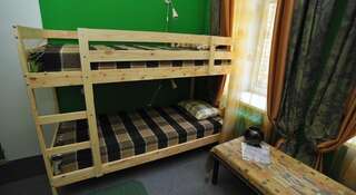Хостел Kamelia Самара Кровать в общем четырехместном номере для мужчин и женщин-1