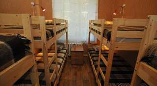 Хостел Kamelia Самара Кровать в общем номере для мужчин и женщин с 8 кроватями-1