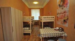 Хостел Kamelia Самара Кровать в общем номере для мужчин и женщин с 8 кроватями-2